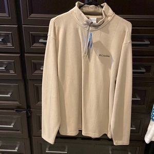 Men’s Long Sleeve 1/4 zip Columbia Large top